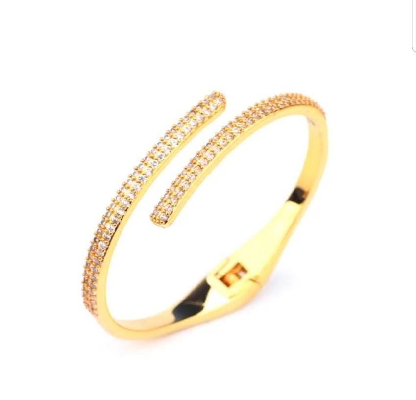 Face off Zirconite Cubic Zirconia stainless Steel hinged Bangle Bracelet.812B299-1