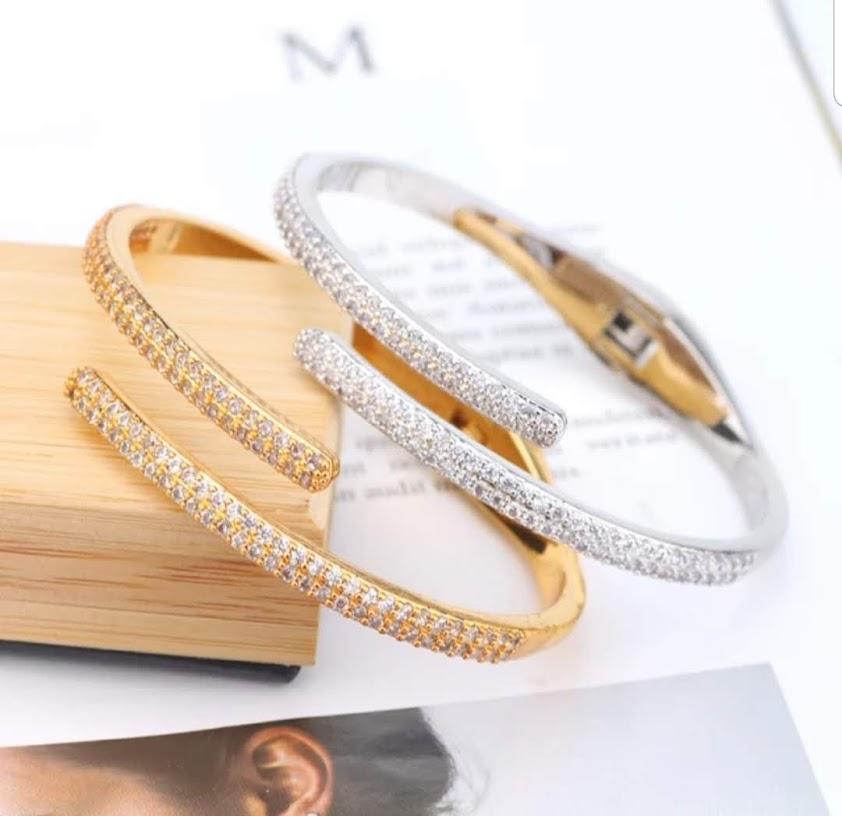 Face off Zirconite Cubic Zirconia stainless Steel hinged Bangle Bracelet.812B299-2